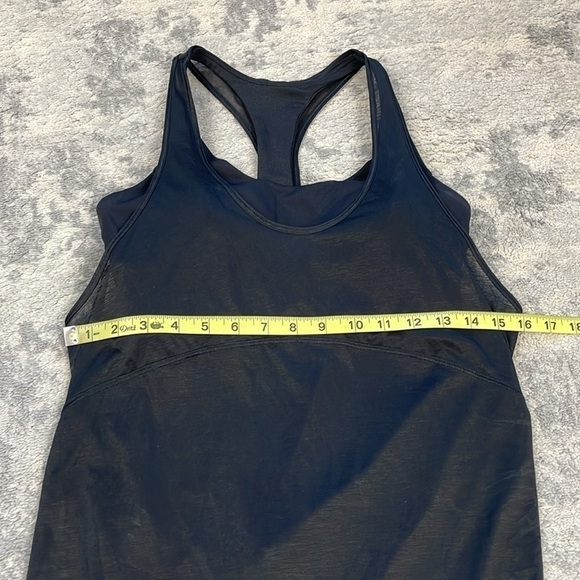 Lululemon Twist Around 2 in 1 Tank Luxtreme in Black W1CFXS Built in Bra 6 - Picture 10 of 16